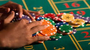 Dealer Live Casino profesional dan interaktif di darma88 memberikan layanan eksklusif dalam permainan kasino